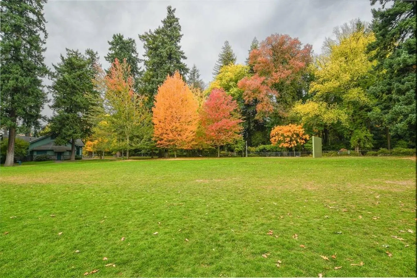 Private Studio, Lofted Bed, Soaking Tub & Patio Villa Portland USA