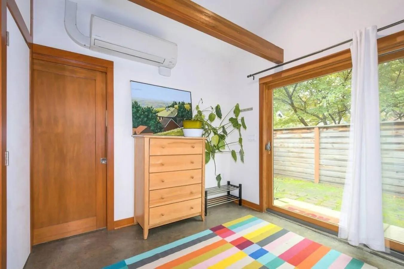 Private Studio, Lofted Bed, Soaking Tub & Patio Villa Portland